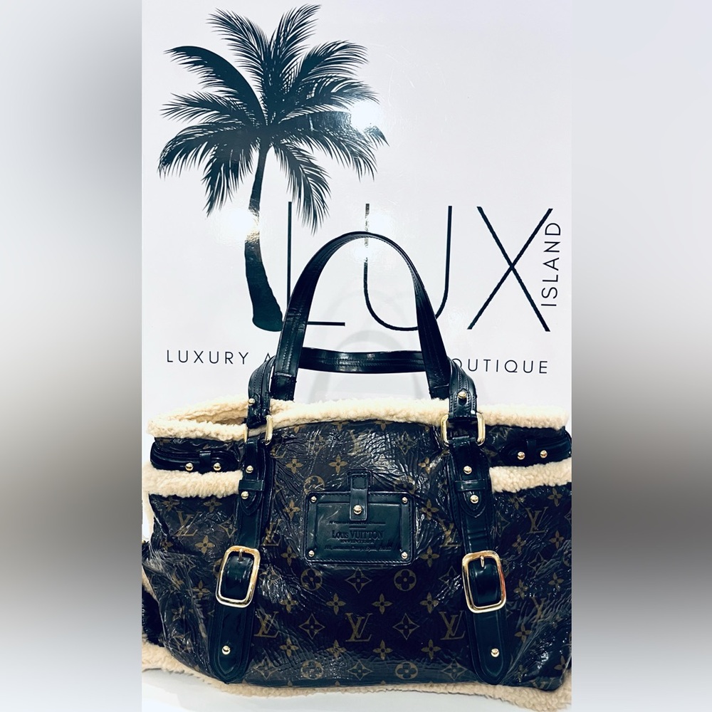 LUX ISLAND | Louis Vuitton Patent Monogram Shearling Sac Thunder Tote